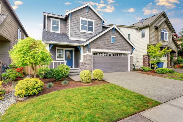 Curb Appeal Landscaping in Livonia